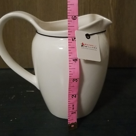 NWT White Maxwell Williams pitcher 750 ml - Picture 5 of 5